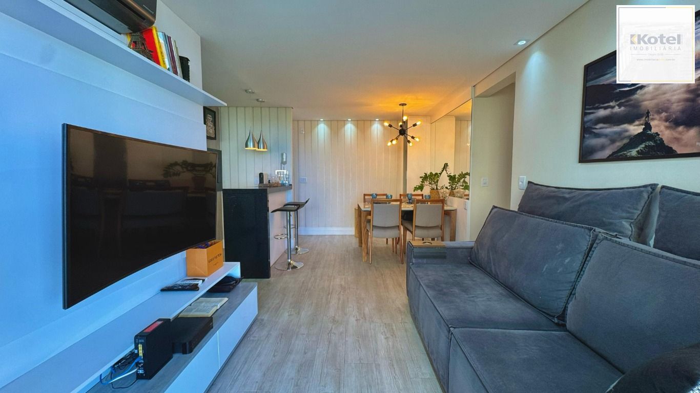 Apartamento mobiliado de 2 dormitórios e 2 vagas no bairro Petrópolis — foto 3