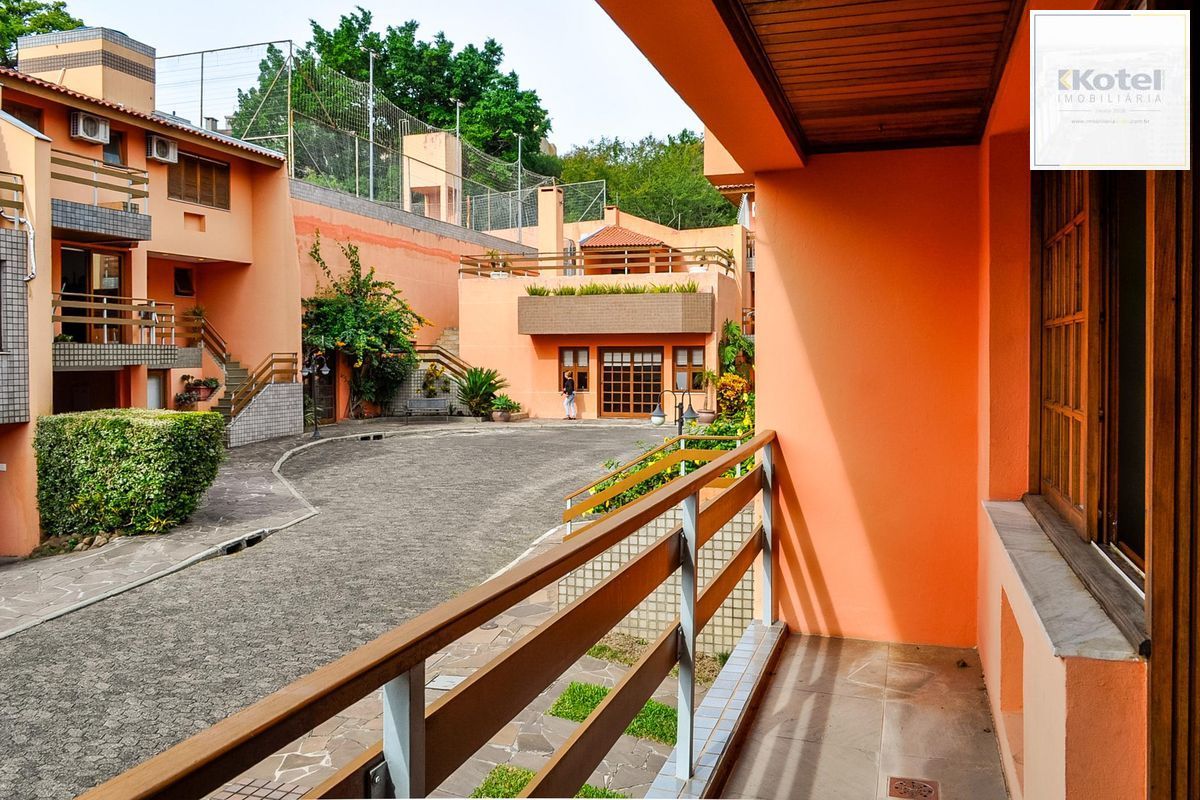 Ótima Casa condomínio pronta para morar, semi mobiliada, Bairro Menino Deus