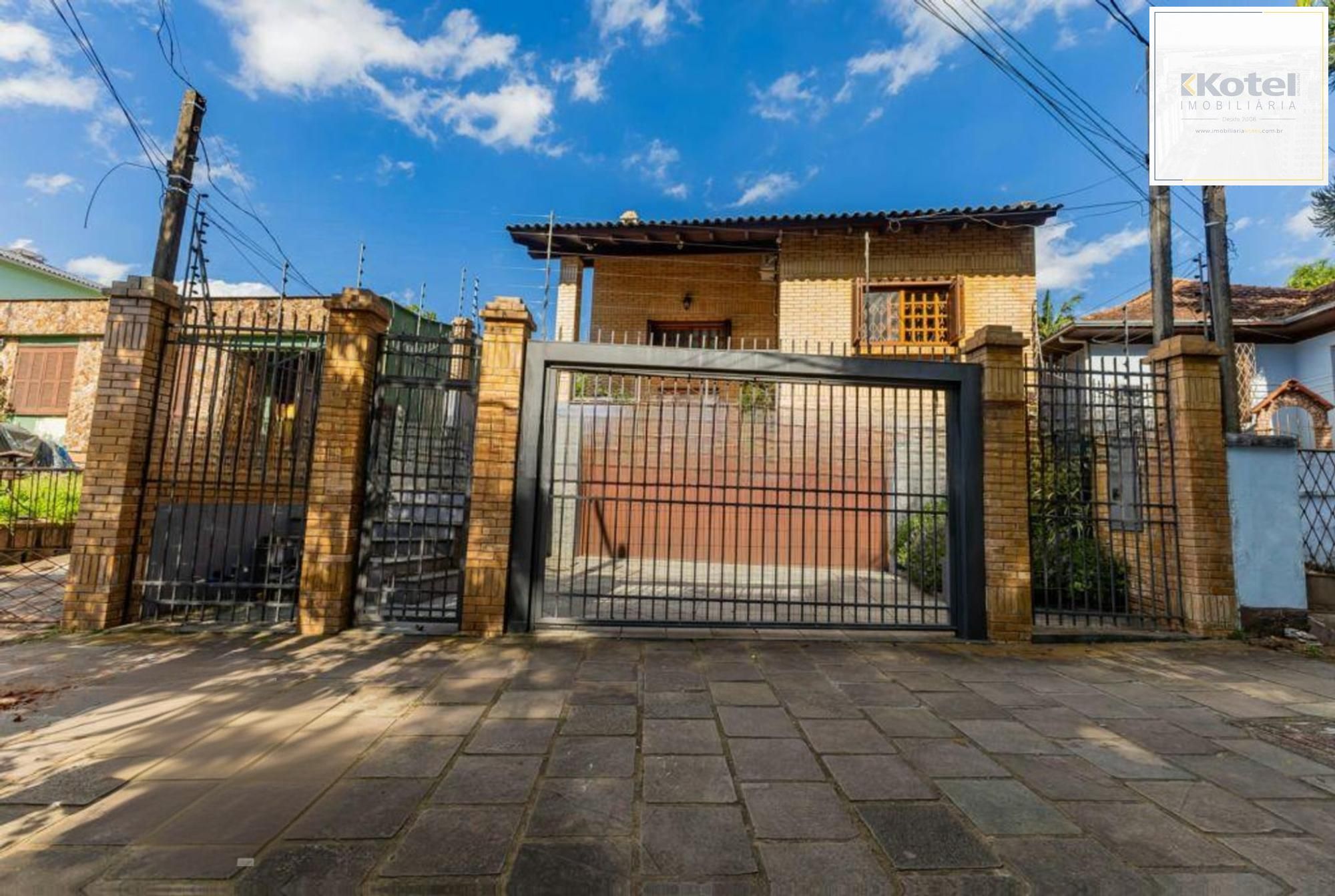 Casa com 1.640,00m², 3 dormitórios, 4 vagas à venda Rua Marista.