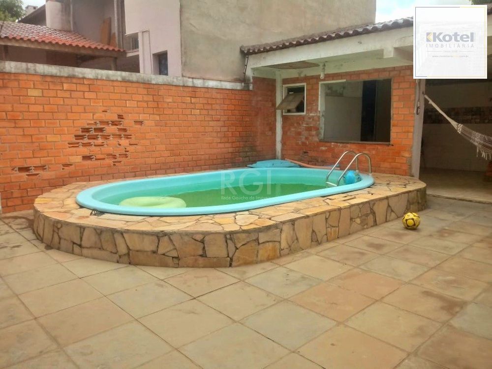 Casa  com piscina 3 dormitórios e 2 Costa e Silva Zona Norte de Porto Alegre