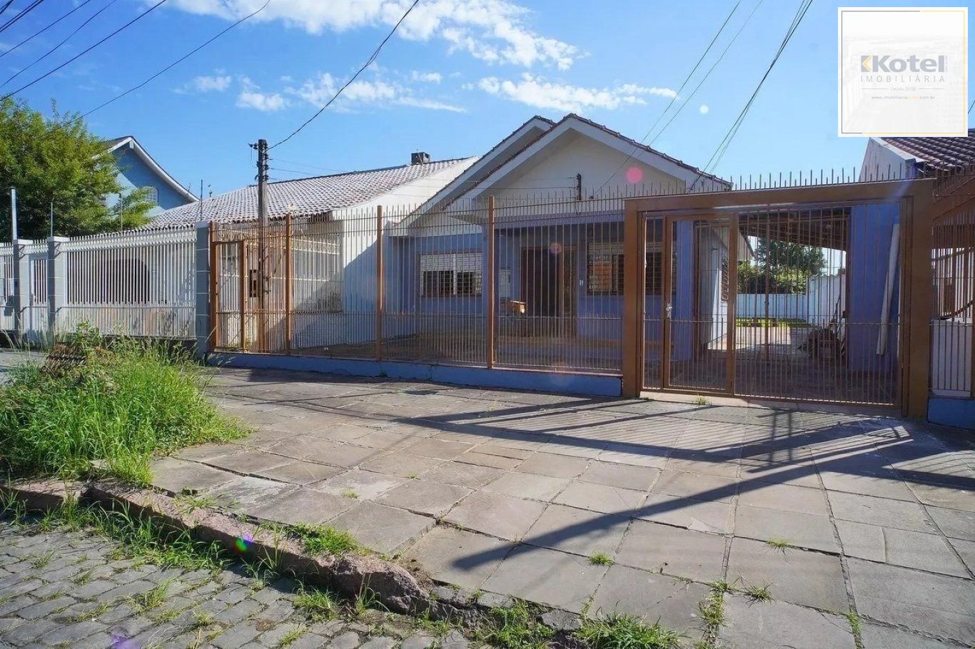 Casa de 3 dormitórios no bairro passo das Padras Porto Alegre.