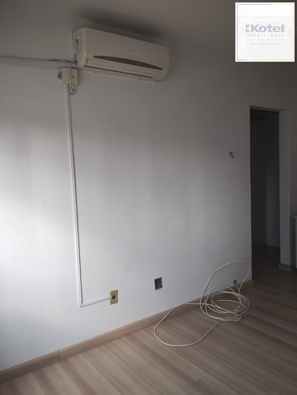Apartamento de 1 quarto, elevador, 1 vaga coberta no bairro Partenon — foto 4