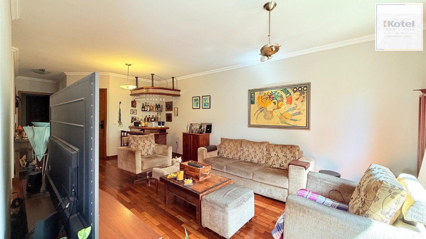 Apartamento com 3 dormitórios, 1 suíte e 268m² à venda em Higienópolis.