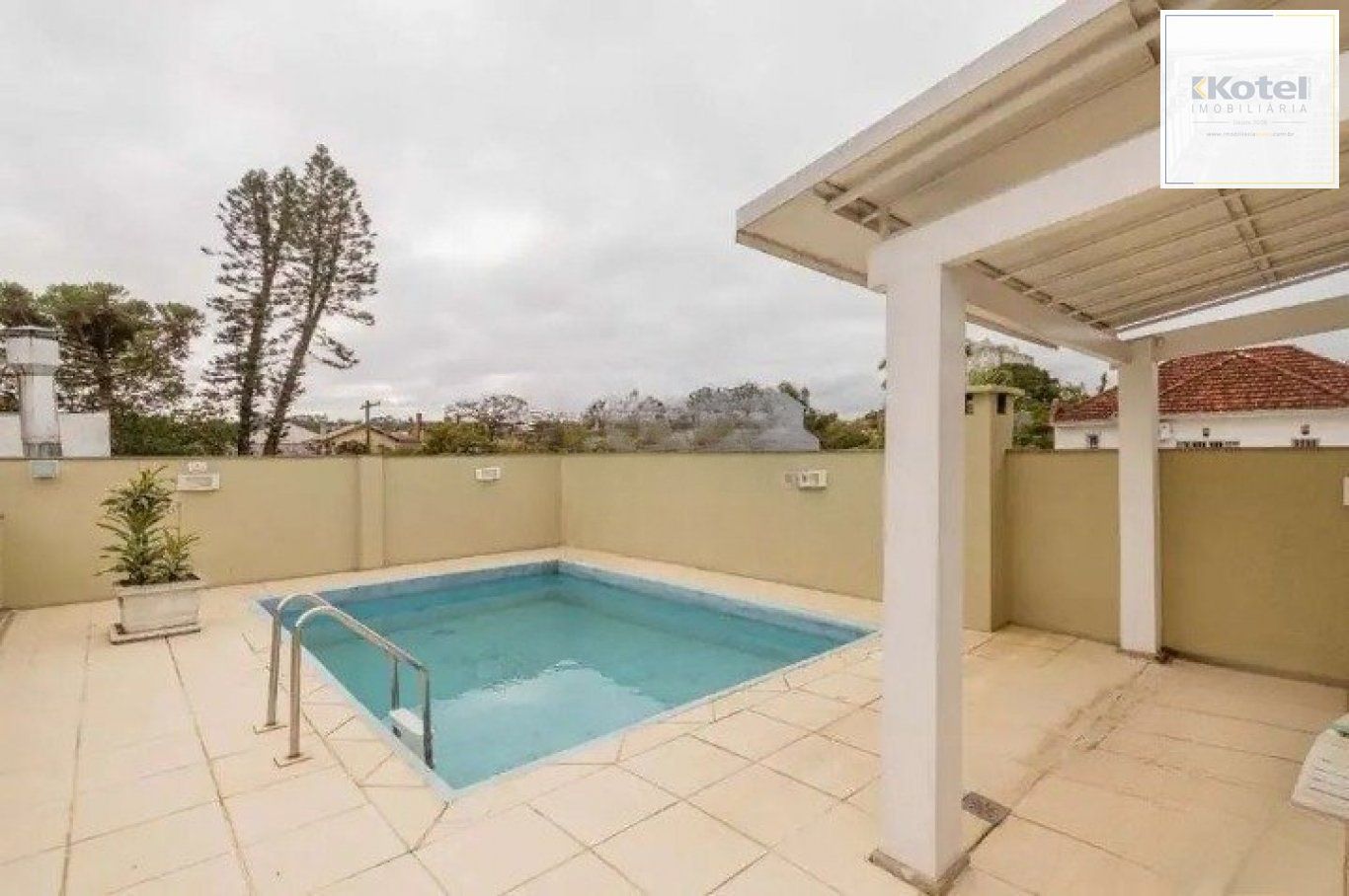 Casa de 3 quartos, piscina, churrasqueira, 7 vagas no bairro Tristeza — foto 2