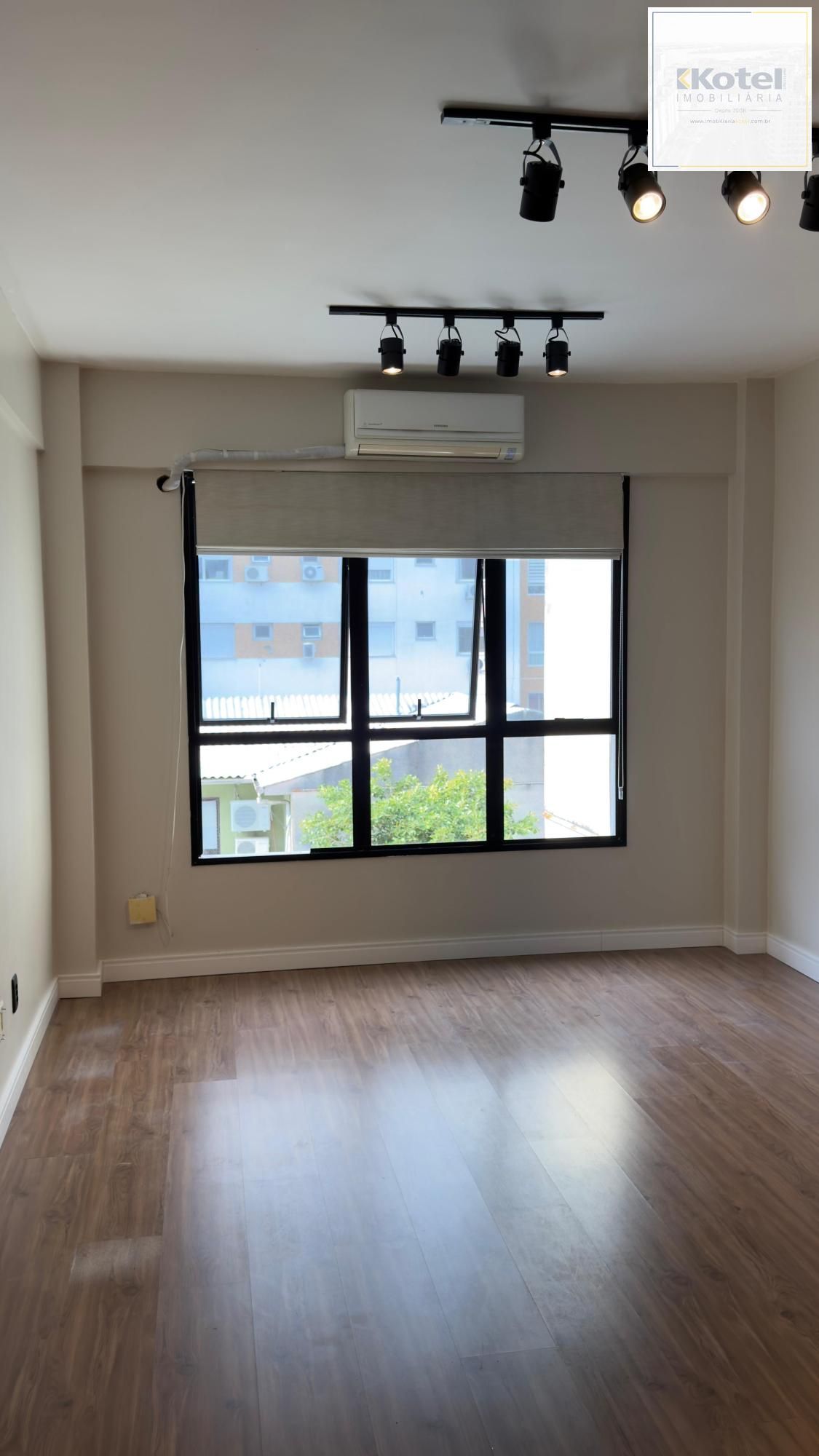 Sala comercial 27m2 Condomínio SPERB na Rua Silva Jardim Auxiliadora Porto Alegre