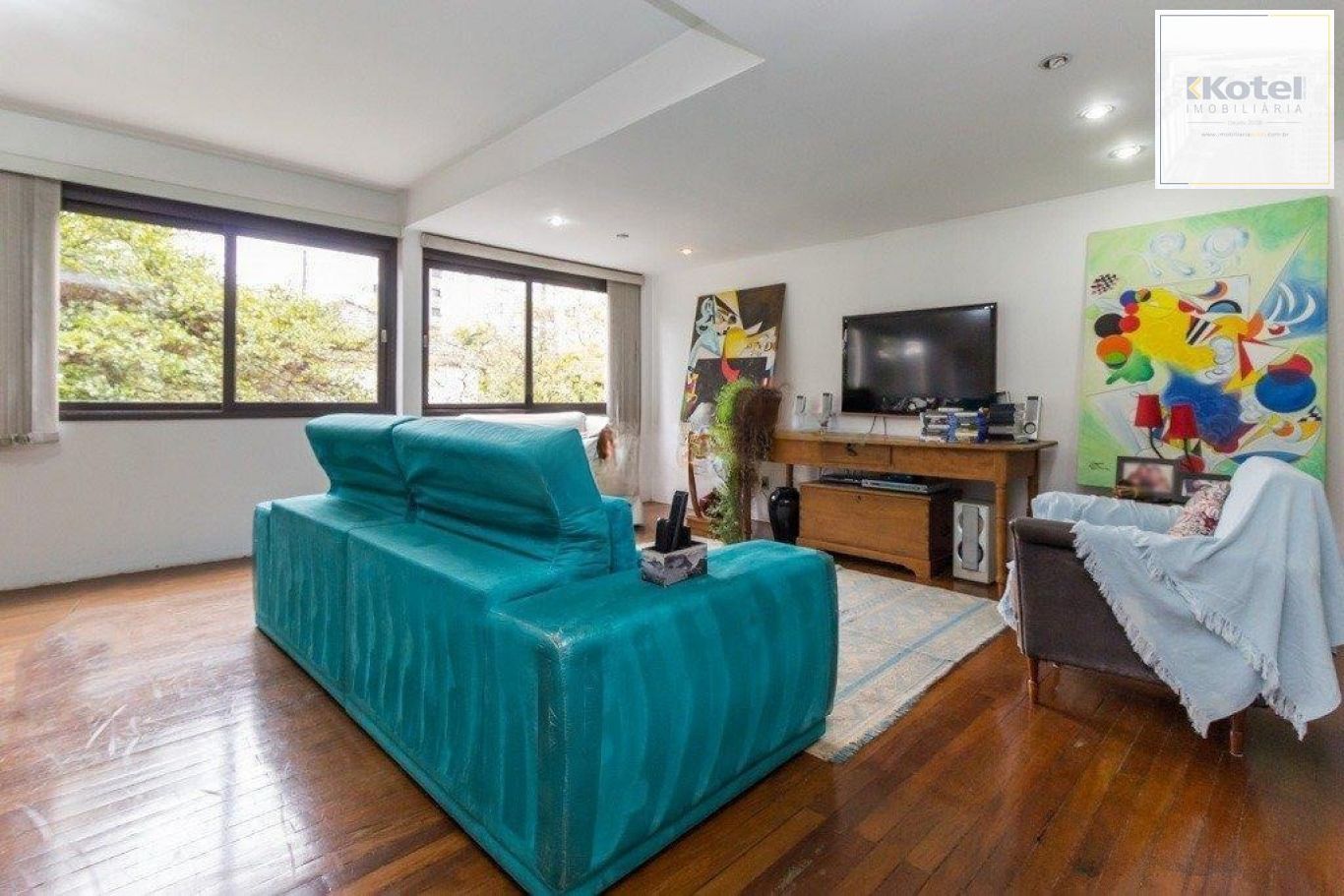 Apartamento 3 Dormitórios, suíte, Vaga e Elevador no bairro Auxiliadora — foto 2
