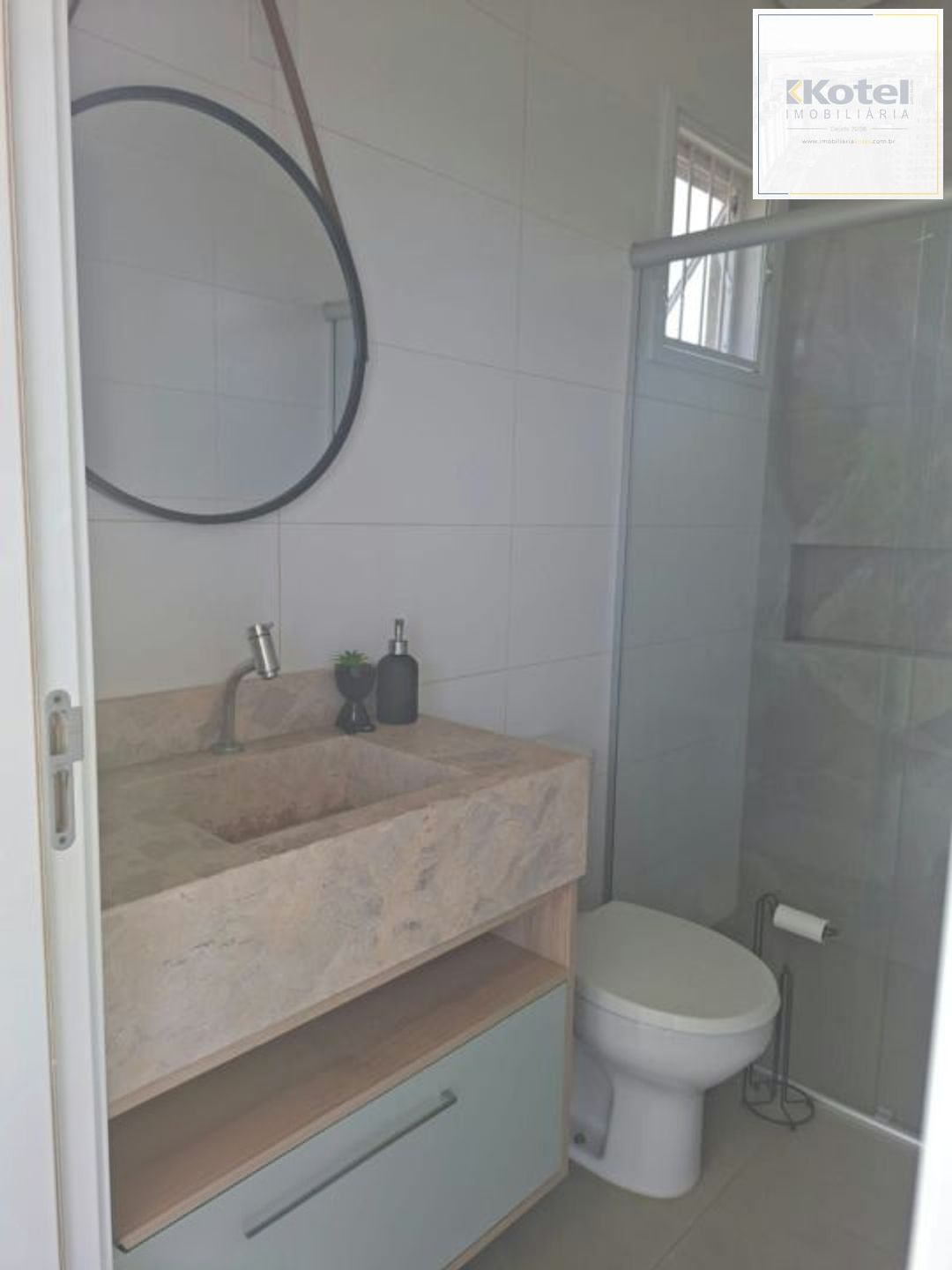 Casa de 3 quartos e 2 vagas de garagem em Canoas.