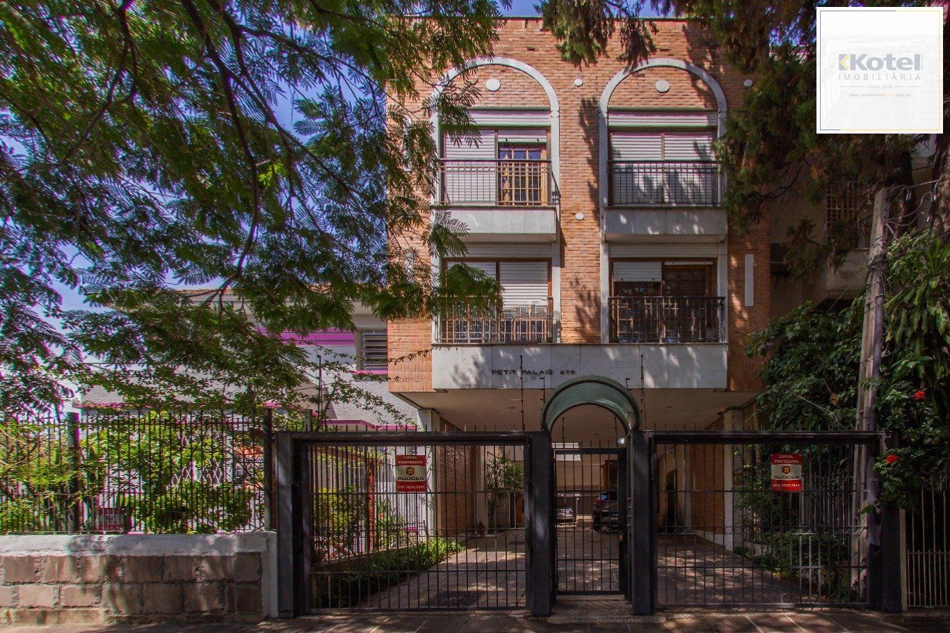 Apartamento mobiliado 2 quartos com suíte e vaga no Rio Branco