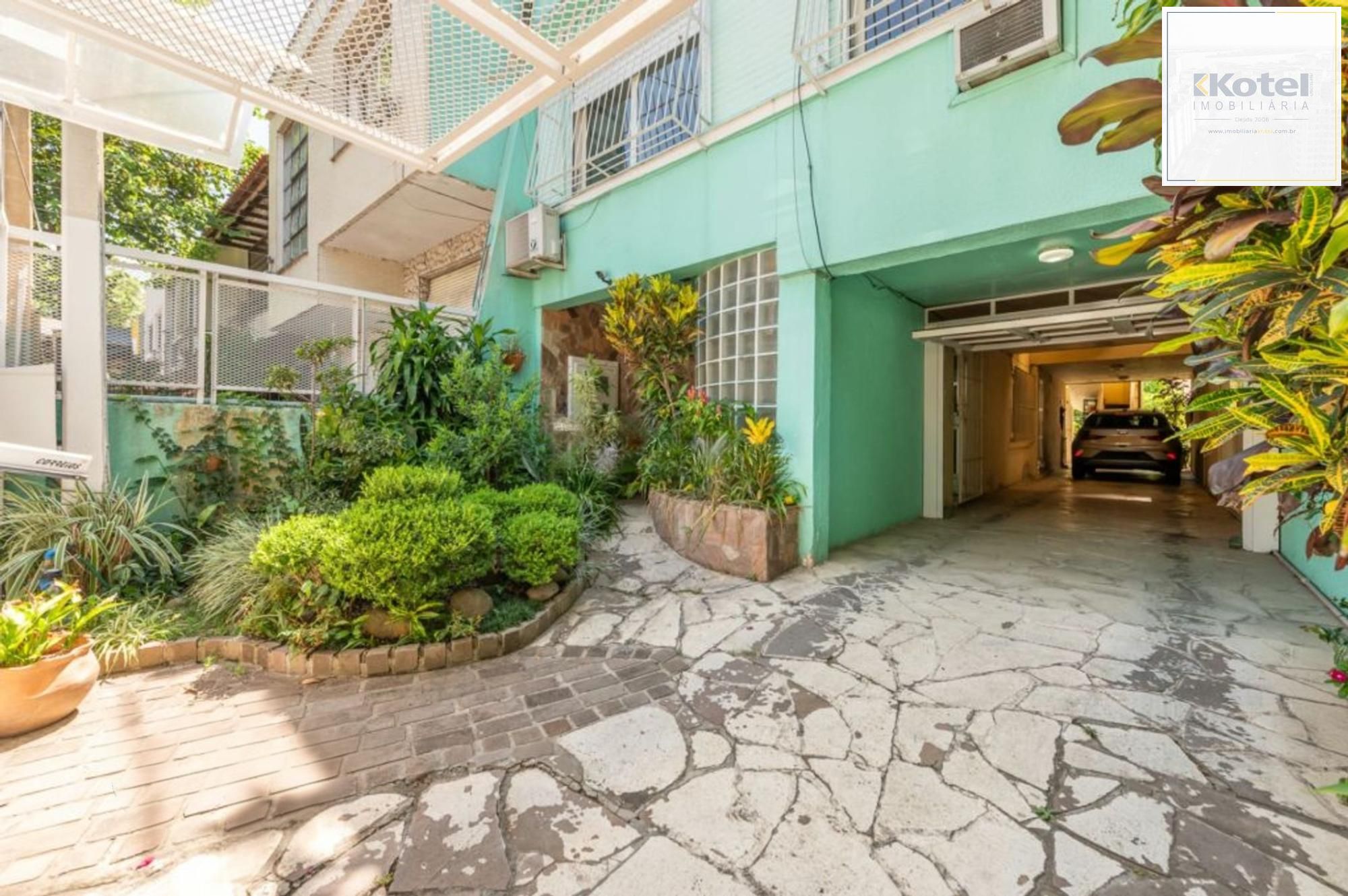 Casa 3 quartos, 2 suítes, 3 vagas no Rio Branco