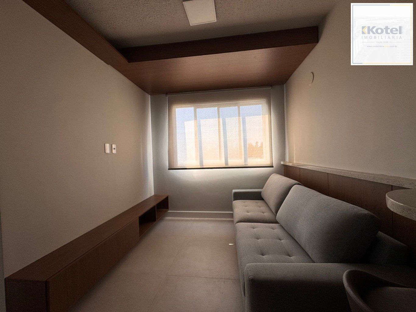 Apartamento de 2 dormitórios, elevador e 1 vaga de garagem em Canoas.