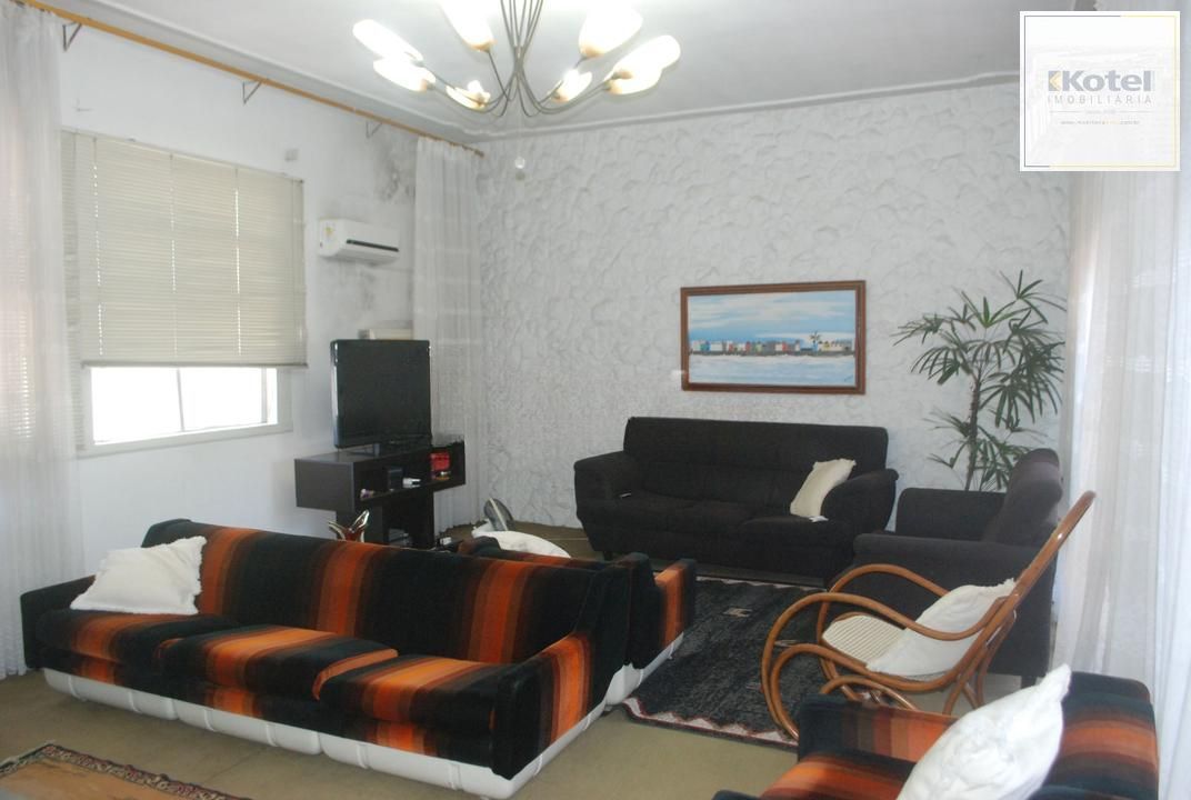 Casa com 4 Quartos e 4 vagas de garagem no Bairro Vila Ipiranga