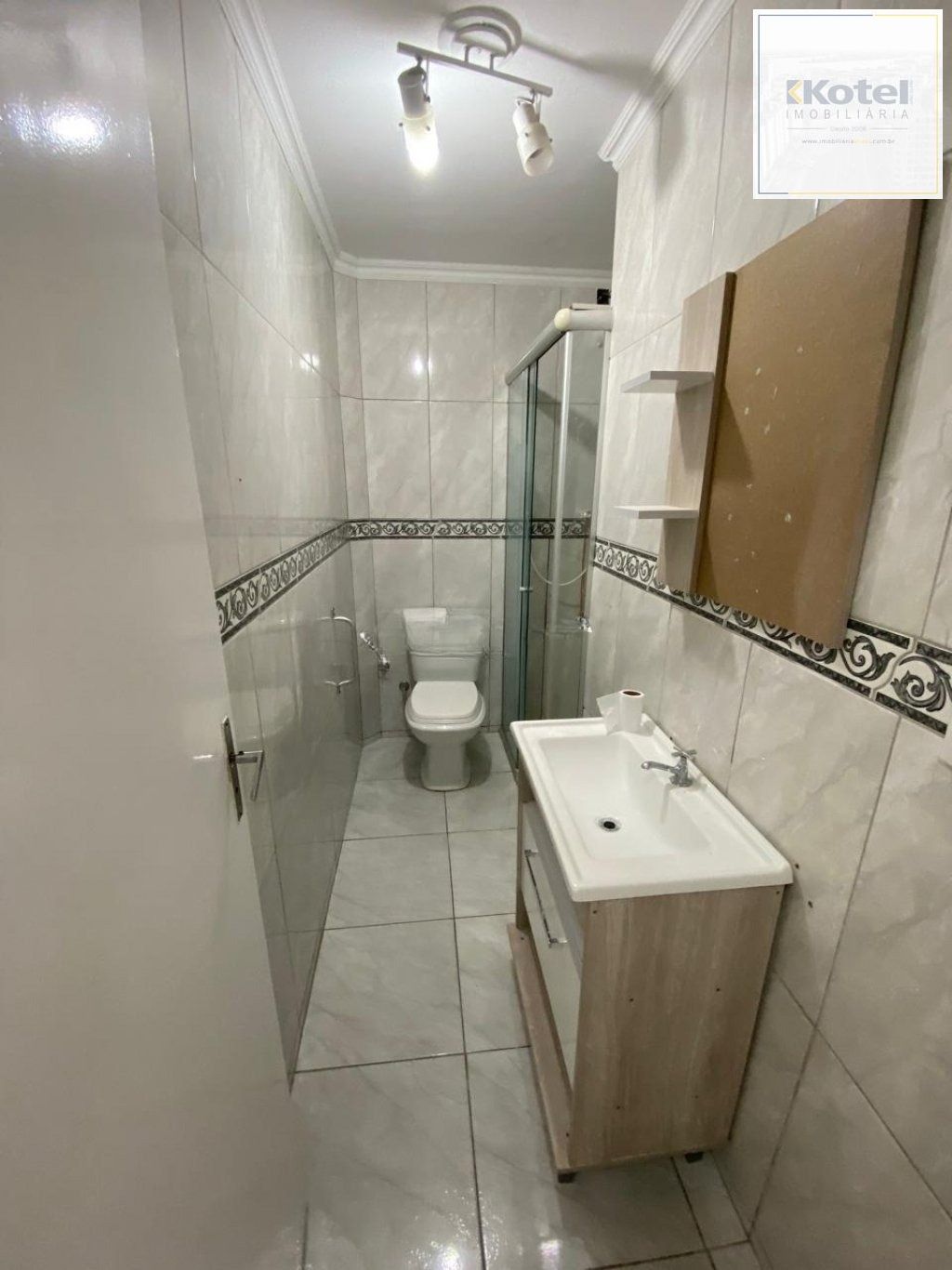 Apartamento de 2 dormitórios e duas vagas de garagem em Canoas.