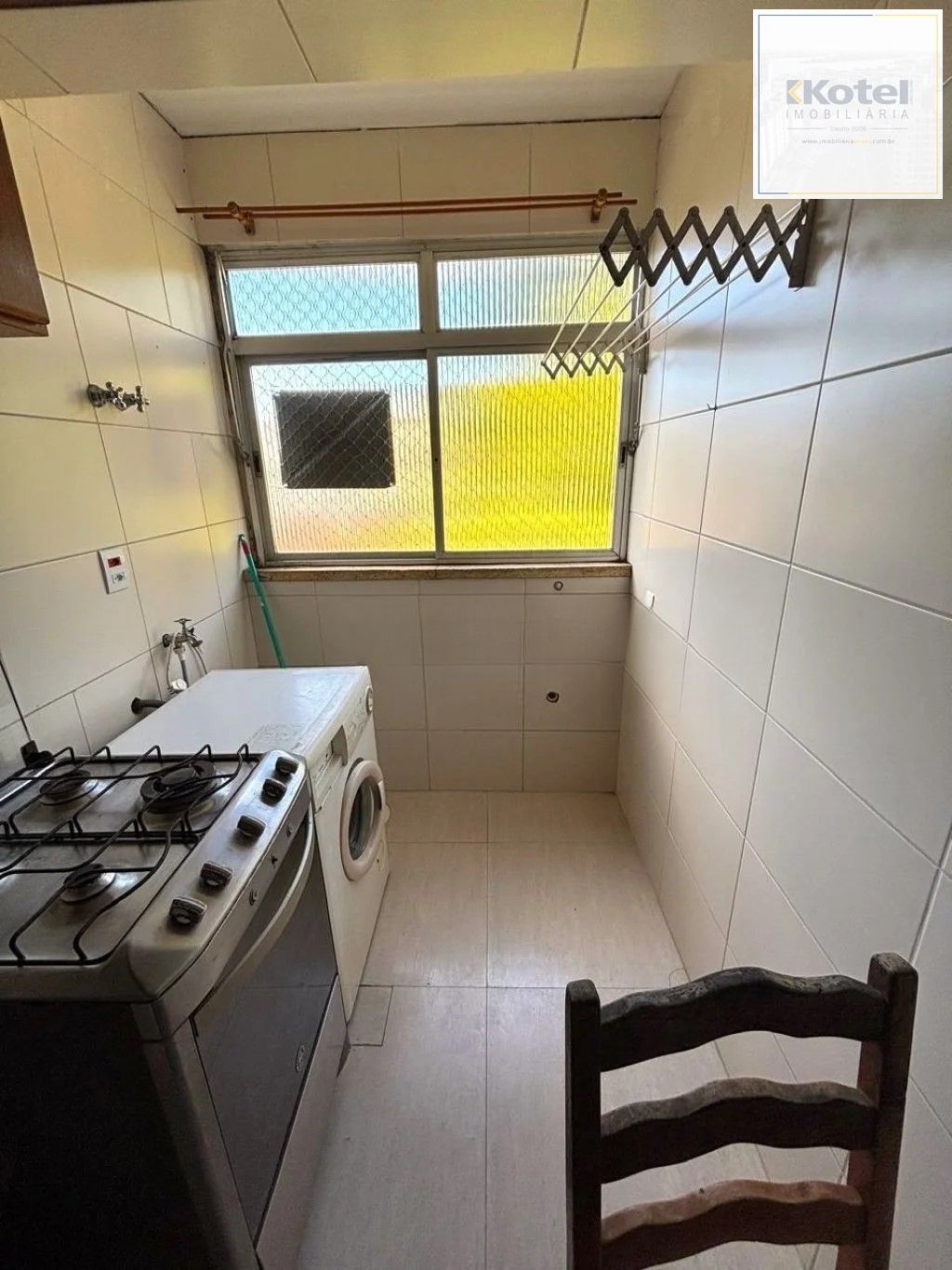 Apartamento com 1 quarto, mobiliado e sol da manha no bairro Morro Santana