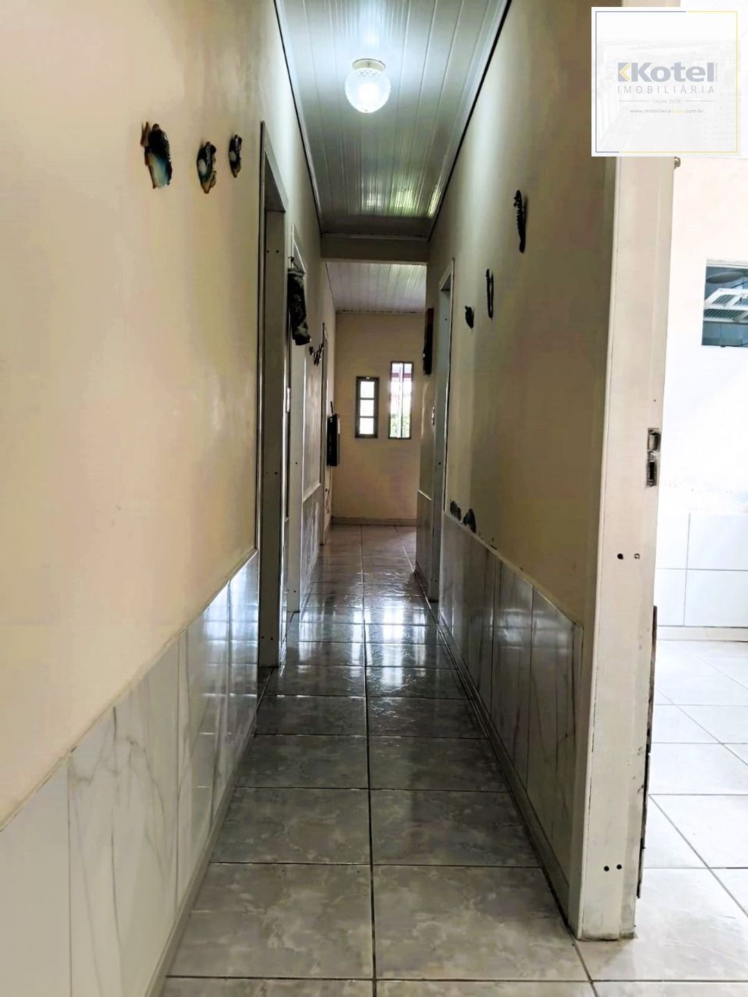 Casa de 3 dormitórios e 2 vagas de garagem em Canoas.
