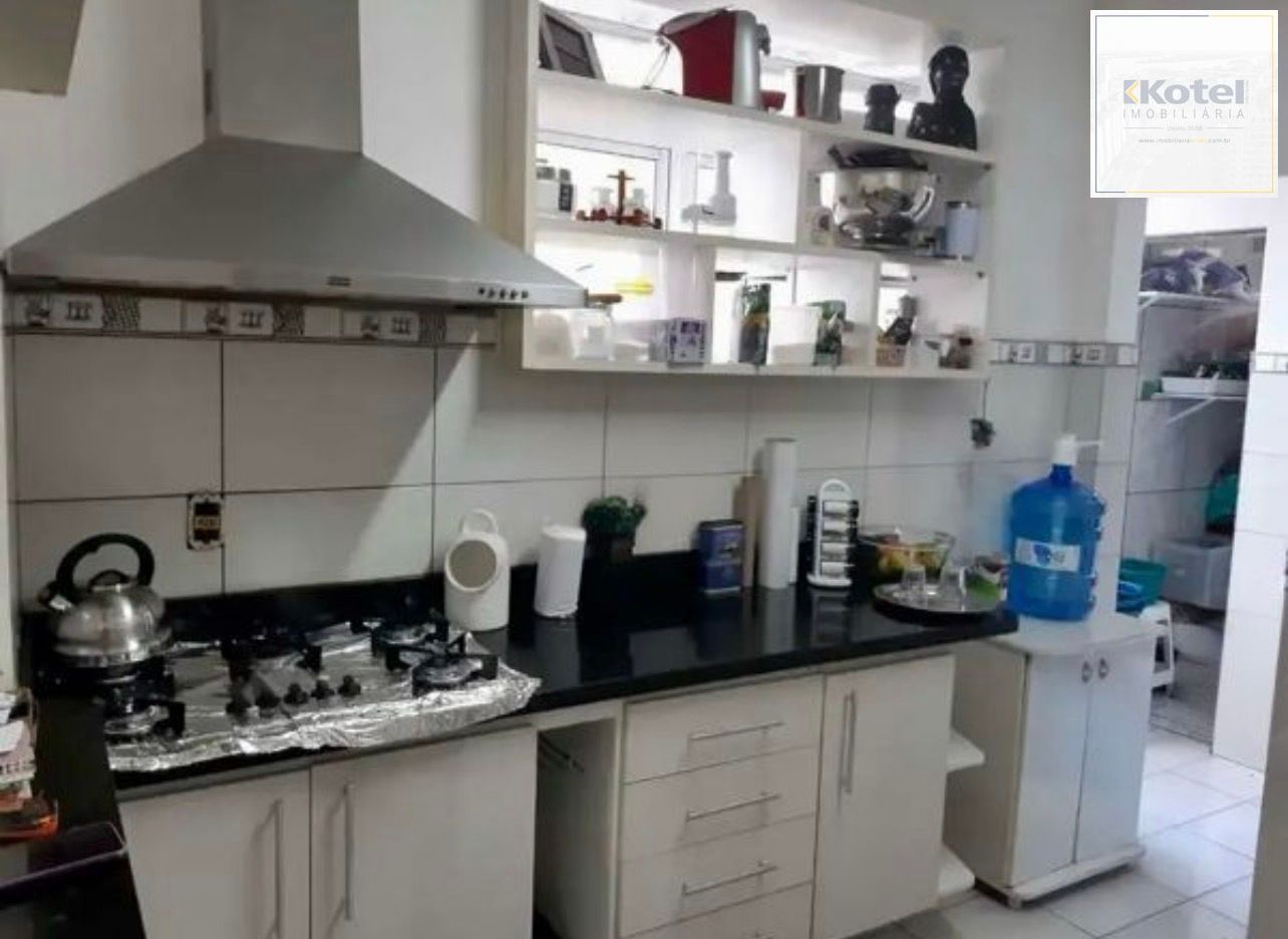 Apartamento à venda de 3 dormitórios, sacada e com 2 vagas no Bairro Rio Branco