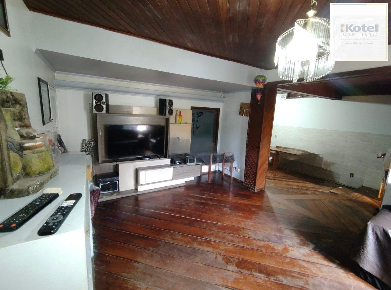 Casa com 3 Quartos, 3 Banheiros, 2 vagas No Bairro Nonoai.
