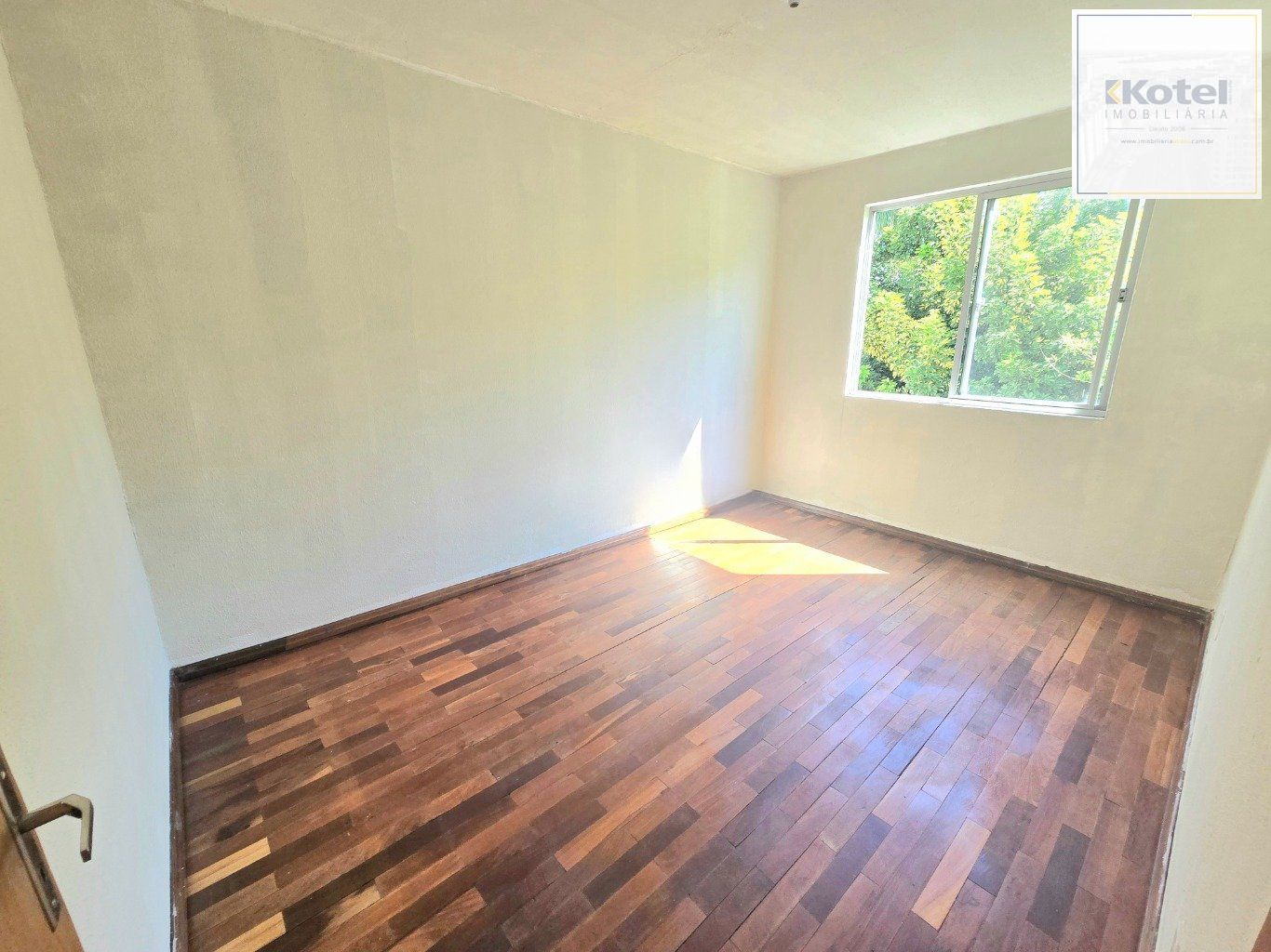 Apartamento  de 2 dormitórios e 1 vaga de garagem em Canoas.