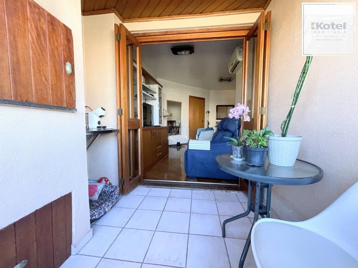 Apartamento de 2 dormitórios, elevador no bairro Petrópolis Porto alegre.