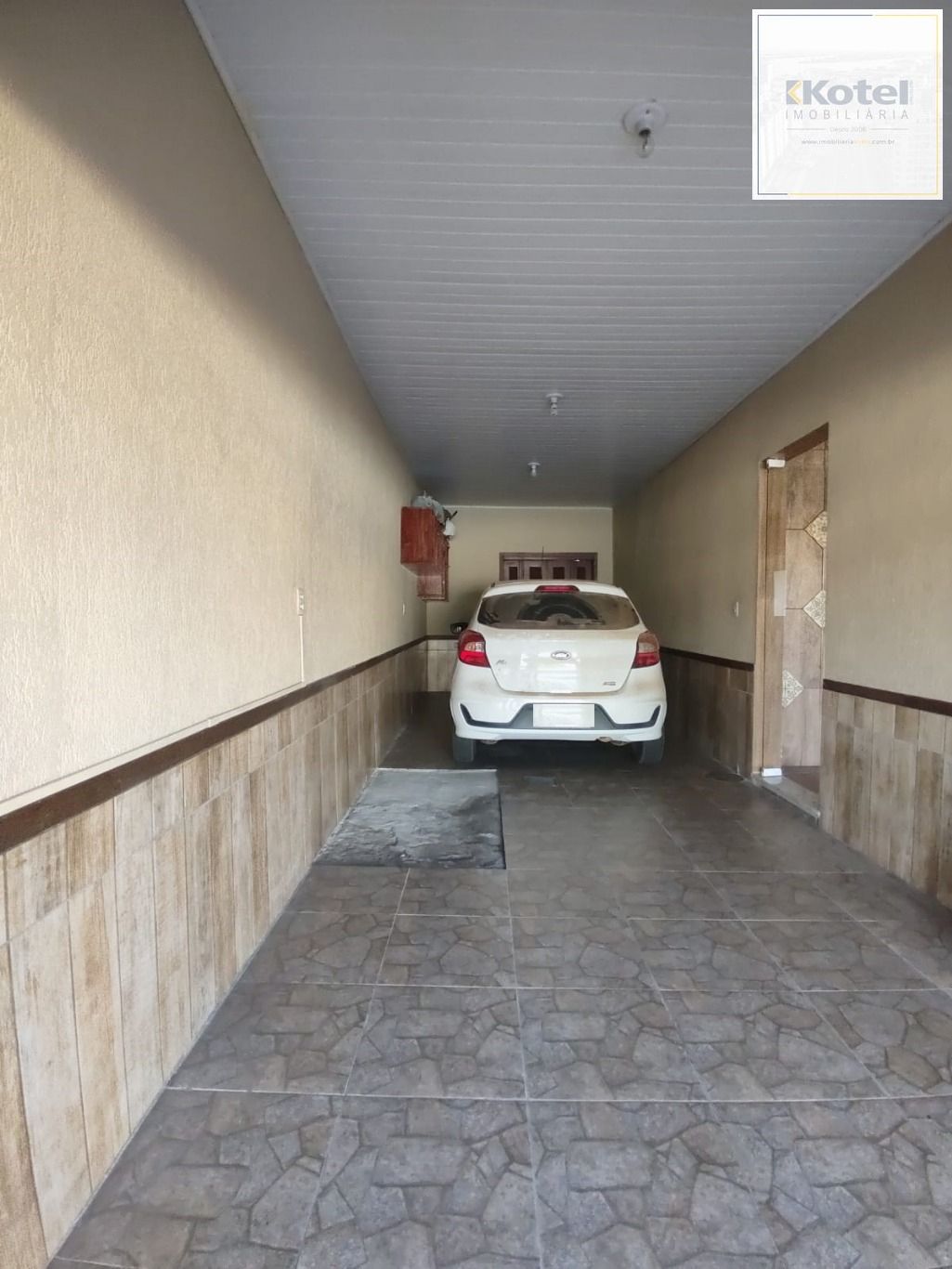 Casa de 3 dormitórios e 2 vagas de garagem em Cachoerinha.