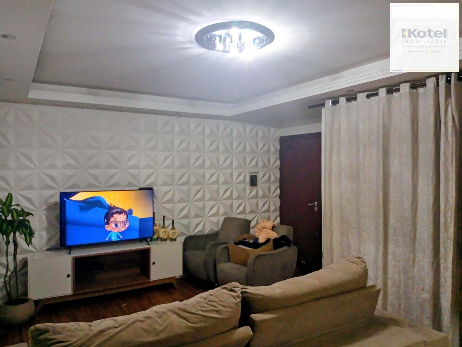 Apartamento 2 Quartos com Sacada, Elevador e Vaga em Cachoeirinha — foto 2