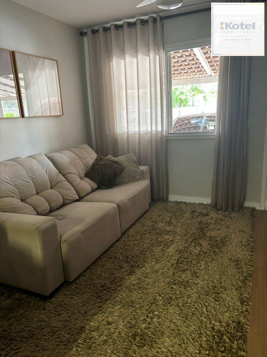 Casa com 2 dormitórios e 2 vagas de garagem em Canoas.