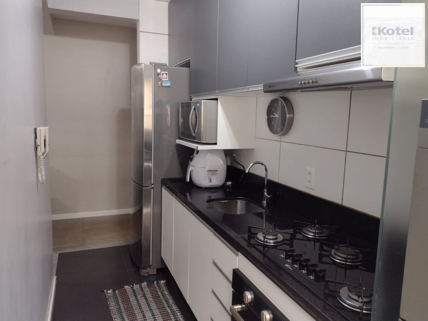 Apartamento 2 Dormitórios Térreo com Portaria 24h no Morro Santana