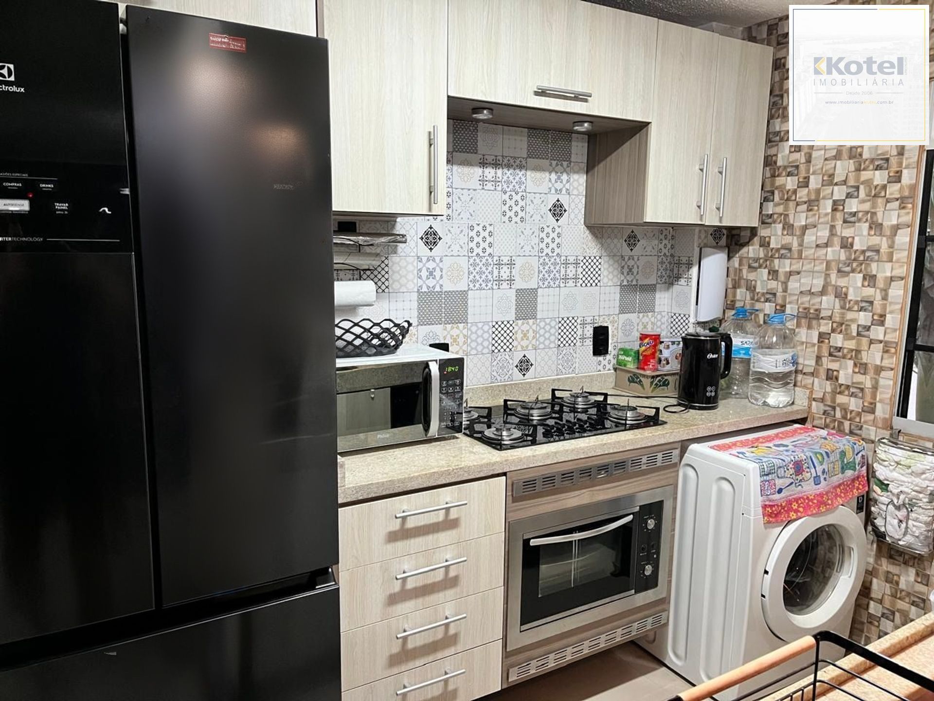 Apartamento de 2 dormitórios e 1 vaga de garagem em Canoas.