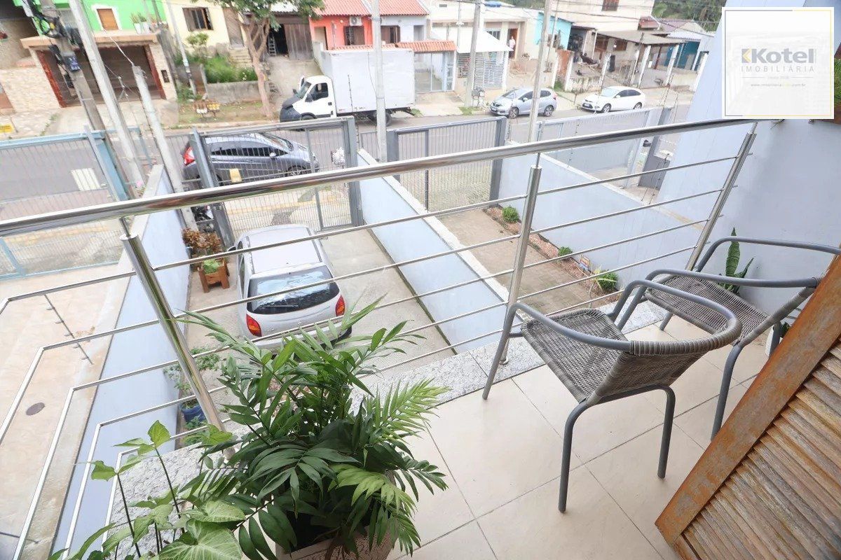 Casa de 2 quartos e 2 vagas de garagem no bairro São José Canoas.