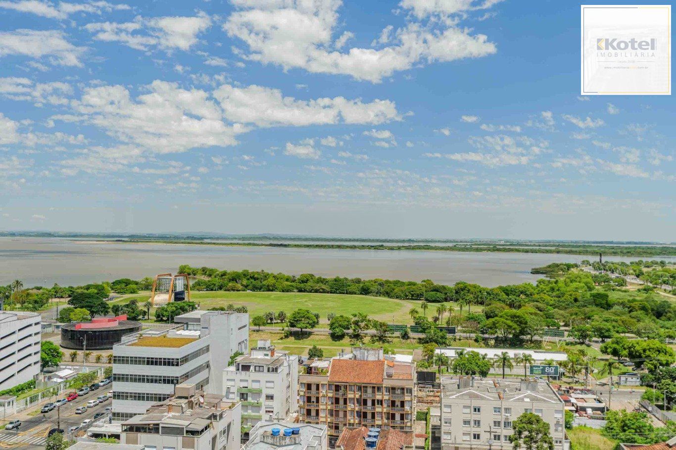 Sala comercial, 2 vagas, elevador e restaurante no bairro Praia de Belas