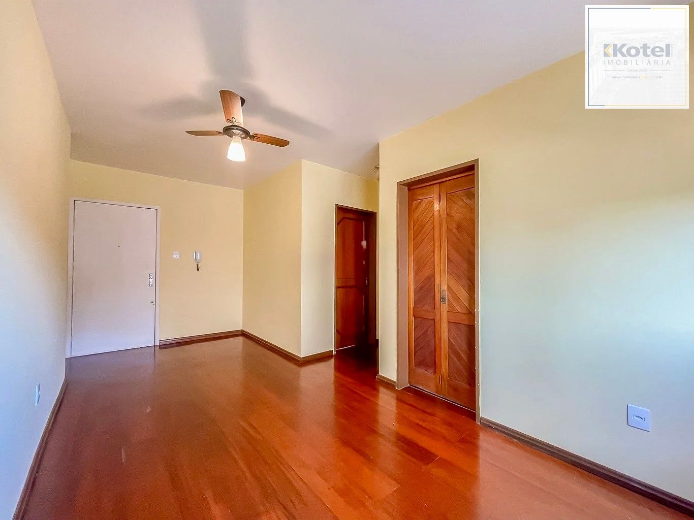 Apartamento no último andar com 1 dormitório 46m2 Bairro Cristal BarraShopping — foto 3