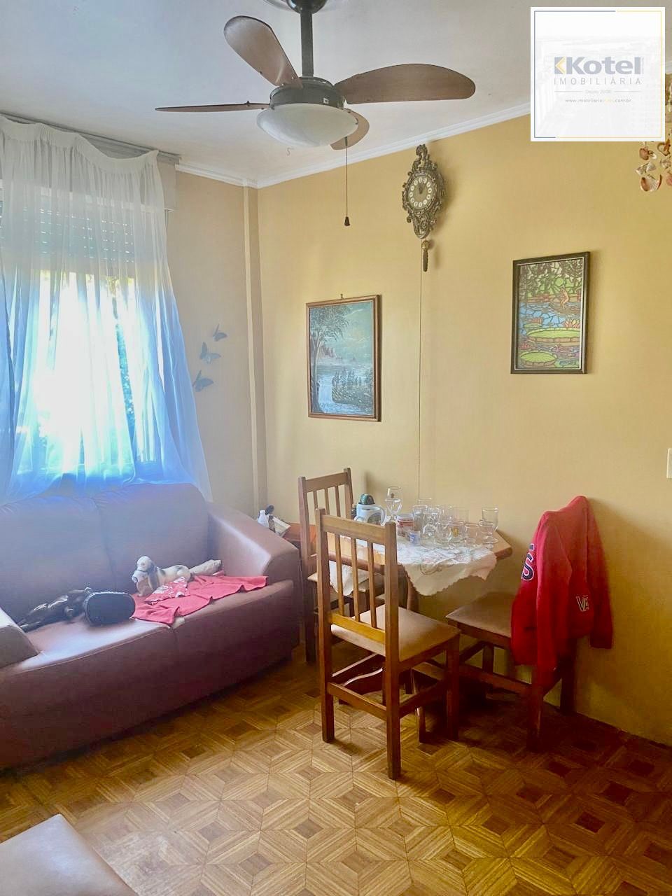 Apartamento de 2 dormitórios Segundo andar Bairro Camaqua em Porto Alegre — foto 2