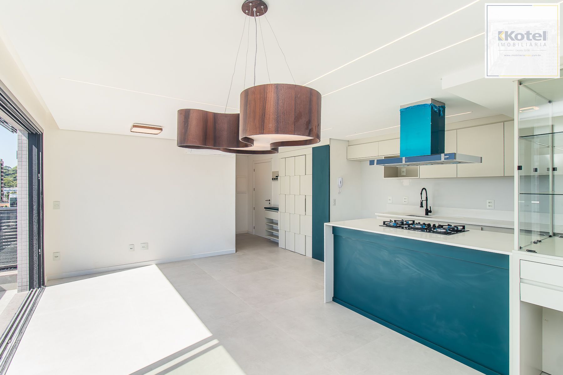 Incrível apartamento mobiliado 2 suítes novo no Menino Deus