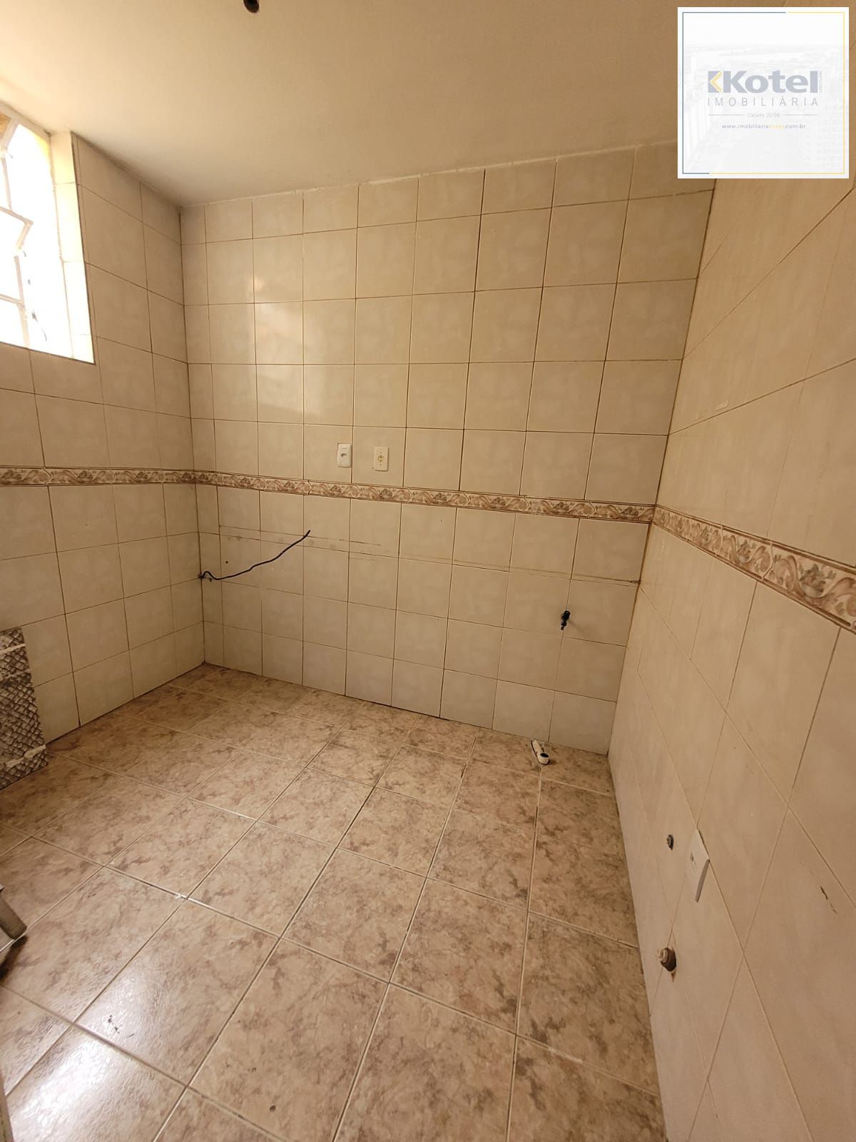 Vende apartamento de 2 dormitórios no Passo da Areia, condomínio ao lado do Conceição — foto 2