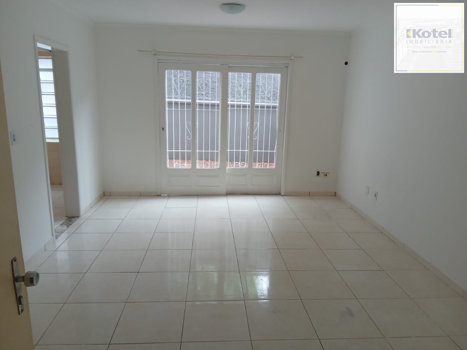 Apartamento 01 dormitório térreo sem garagem e elevador