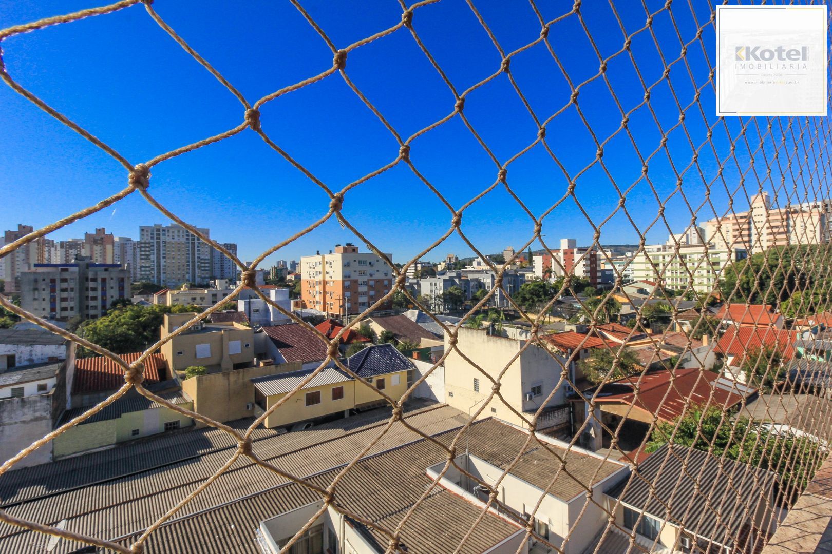 Cobertura à venda com sol nascente, elevador e vaga escriturada