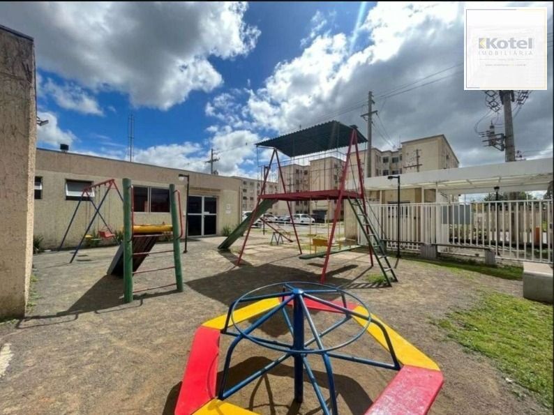 Apartamento com 02 dormitórios e com vaga de estacionamento rotativo
