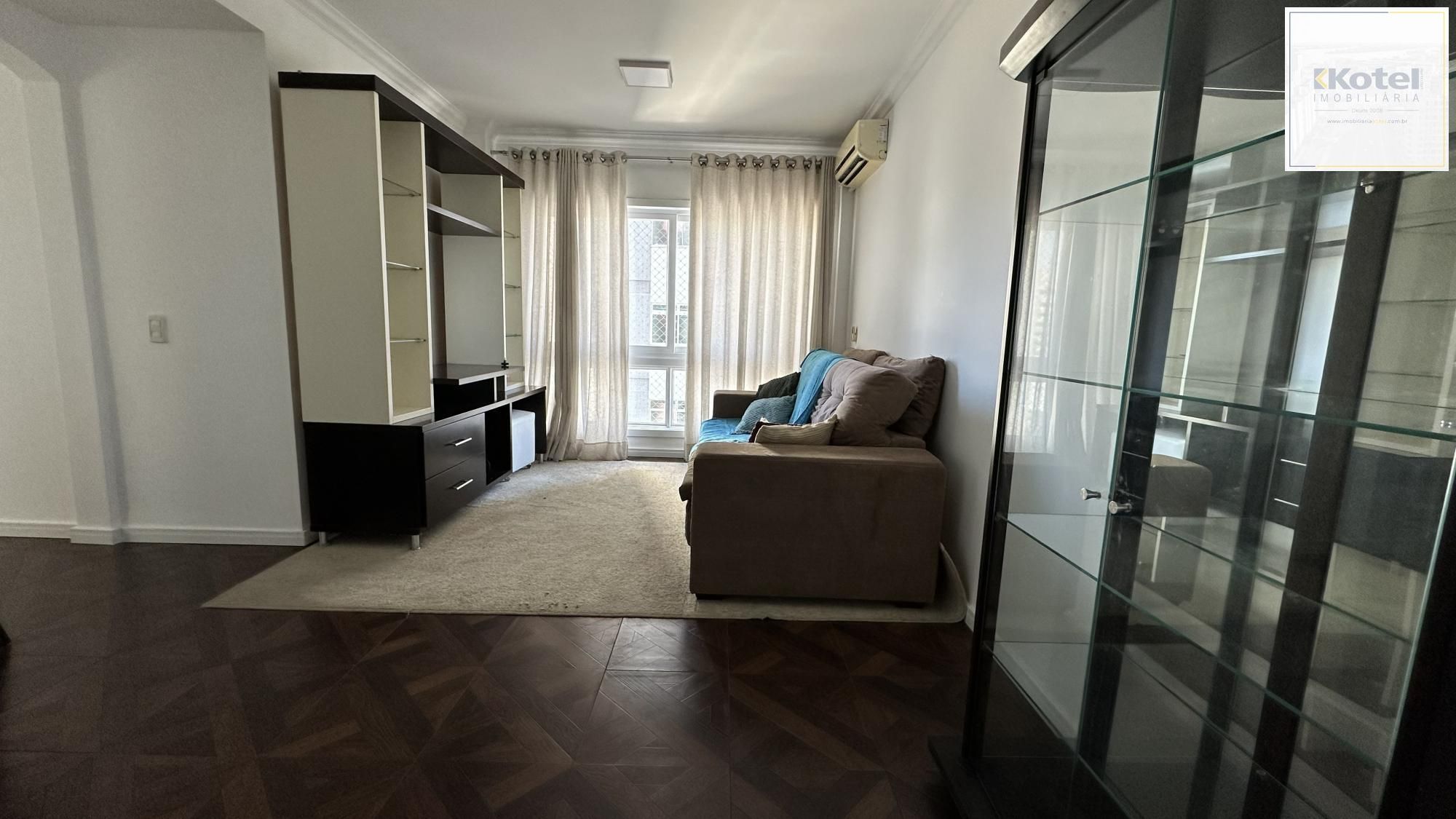 Apartamento com 02 dormitórios e vaga de garagem escriturada