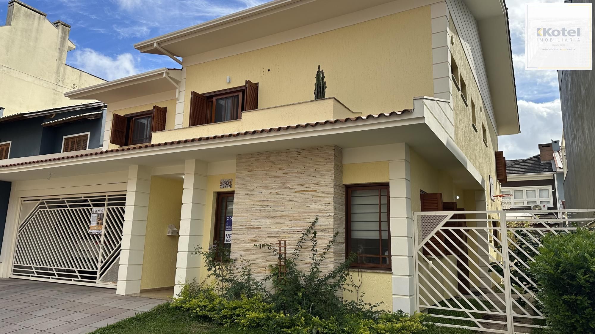 Casa em 2 terrenos no Parque Iguaçu