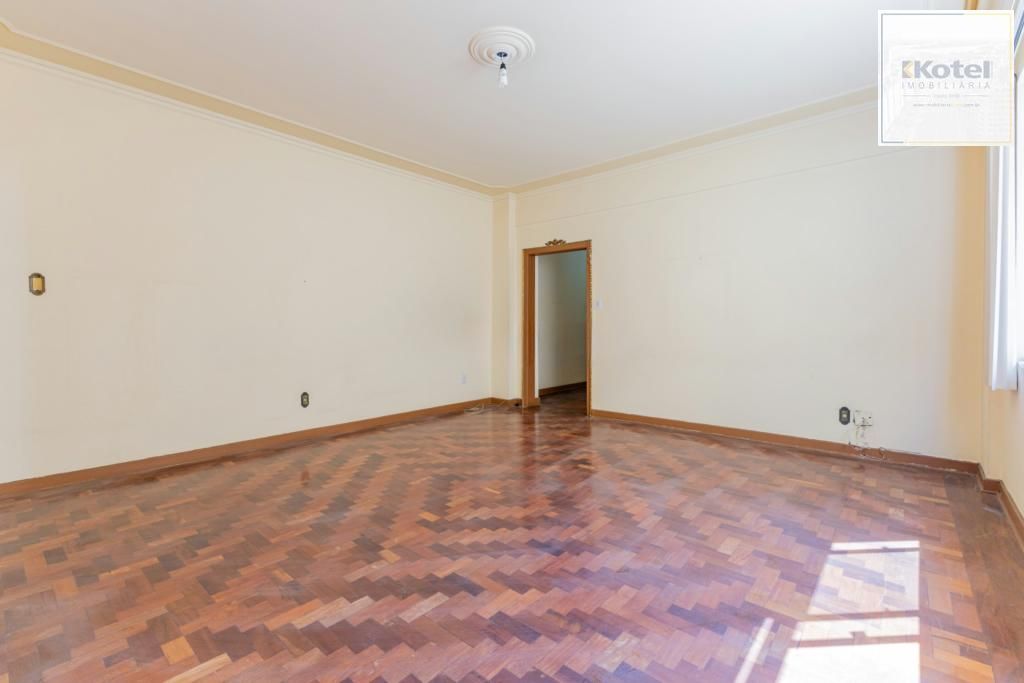 Apartamento com 03 dormitórios com 01 vaga de garagem escriturada sub solo — foto 2