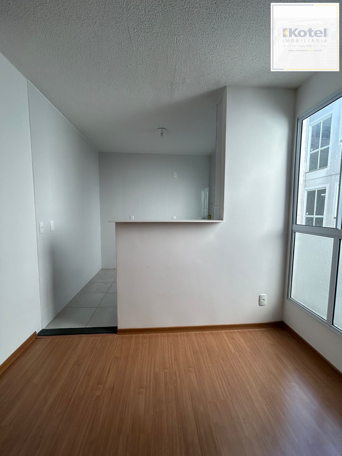 Apartamento com 02 dormitórios com vaga