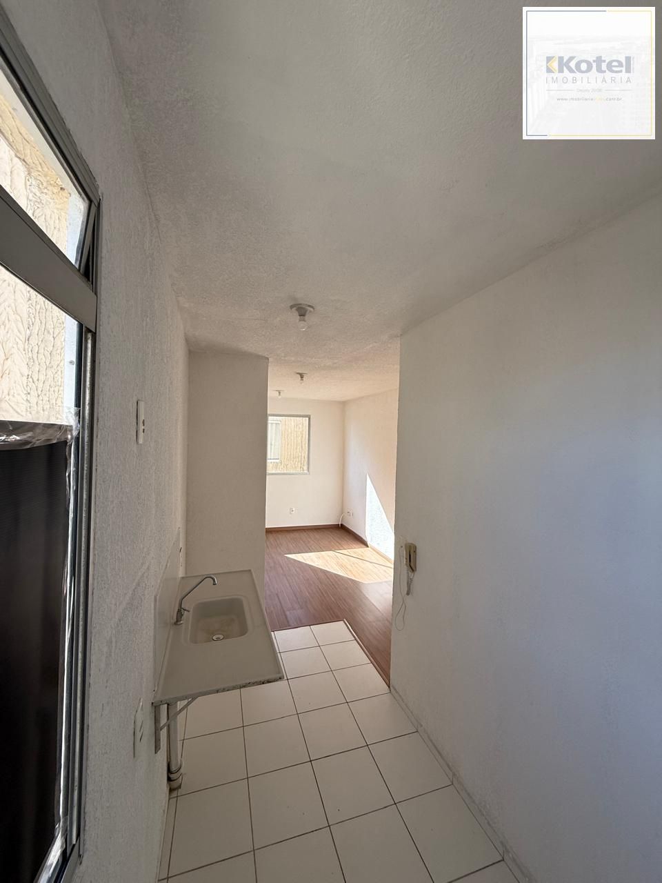 Apartamento com 02 dormitórios com vaga. Aceita venda assistida