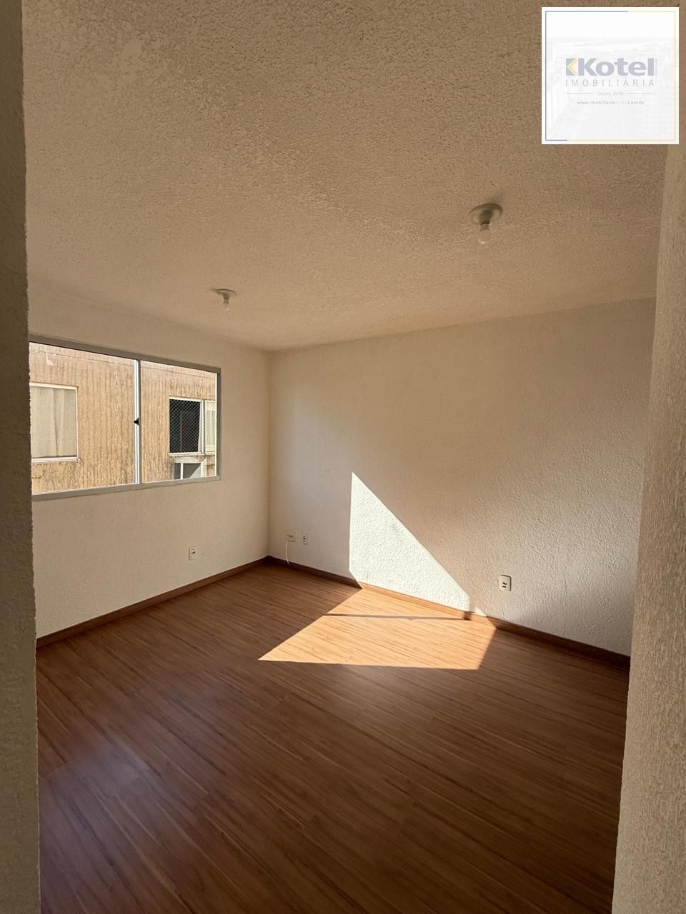 Apartamento com 02 dormitórios com vaga. Aceita venda assistida