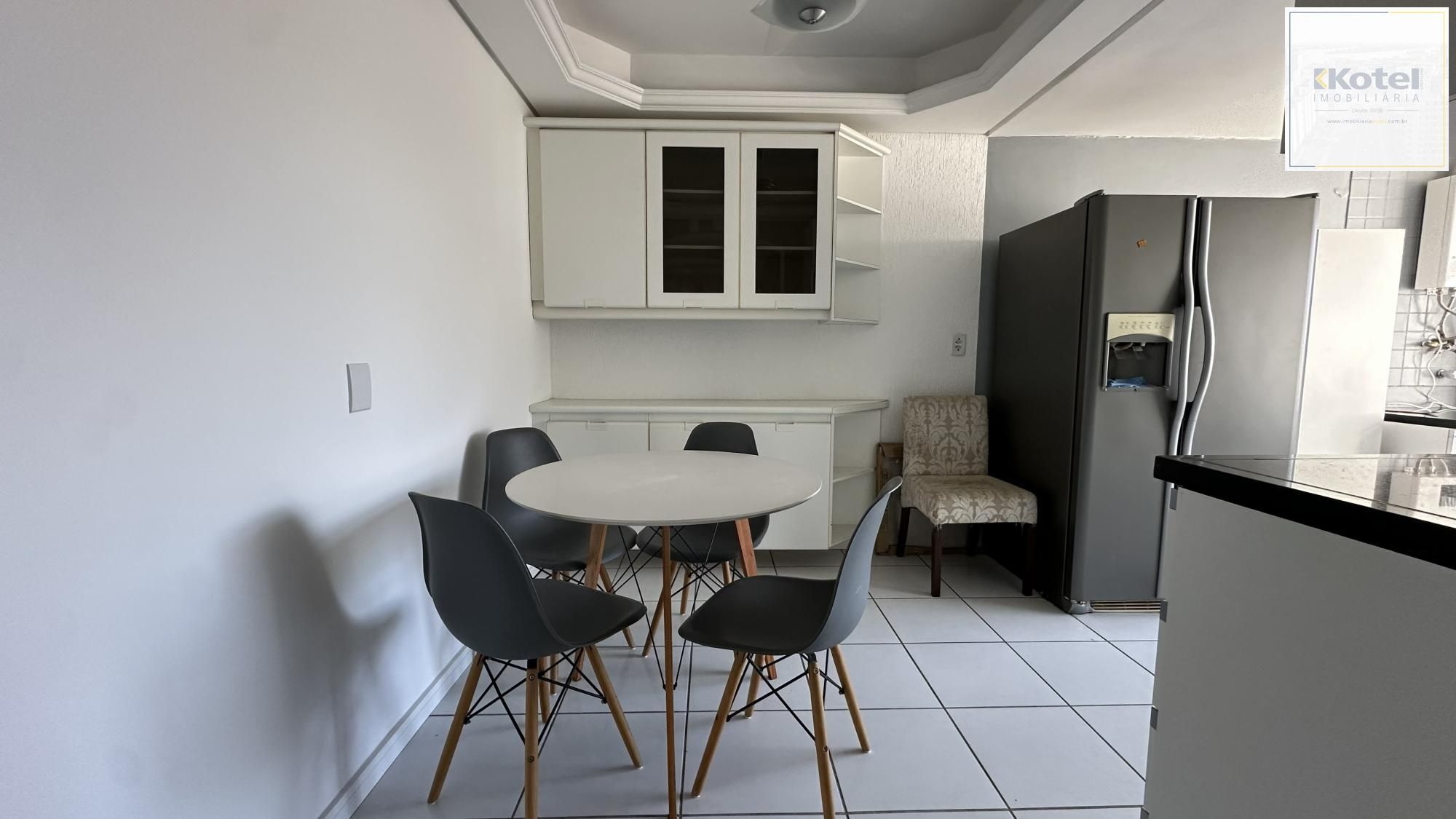 Apartamento com 02 dormitórios e vaga de garagem escriturada