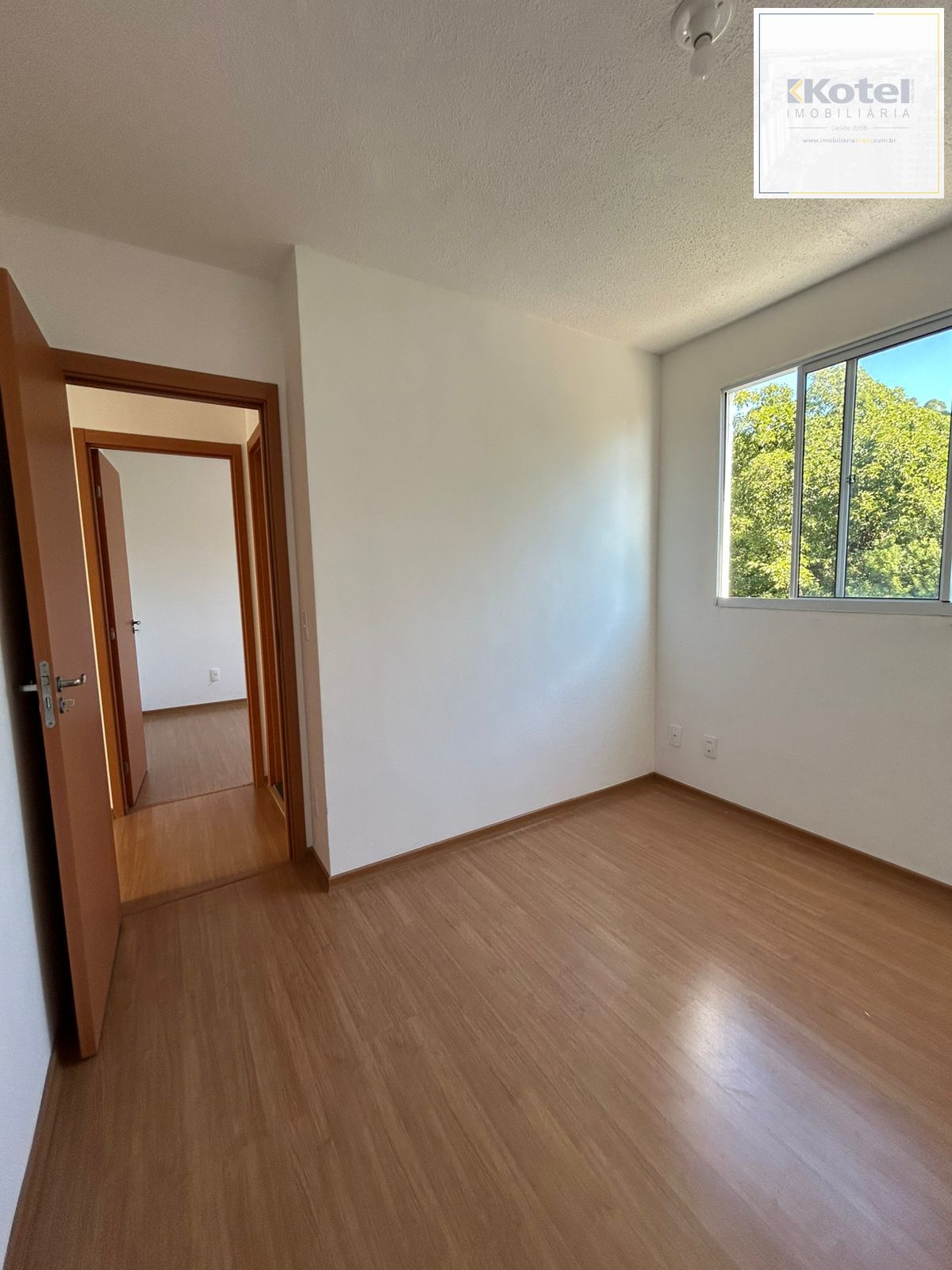 Apartamento com 02 dormitórios com vaga