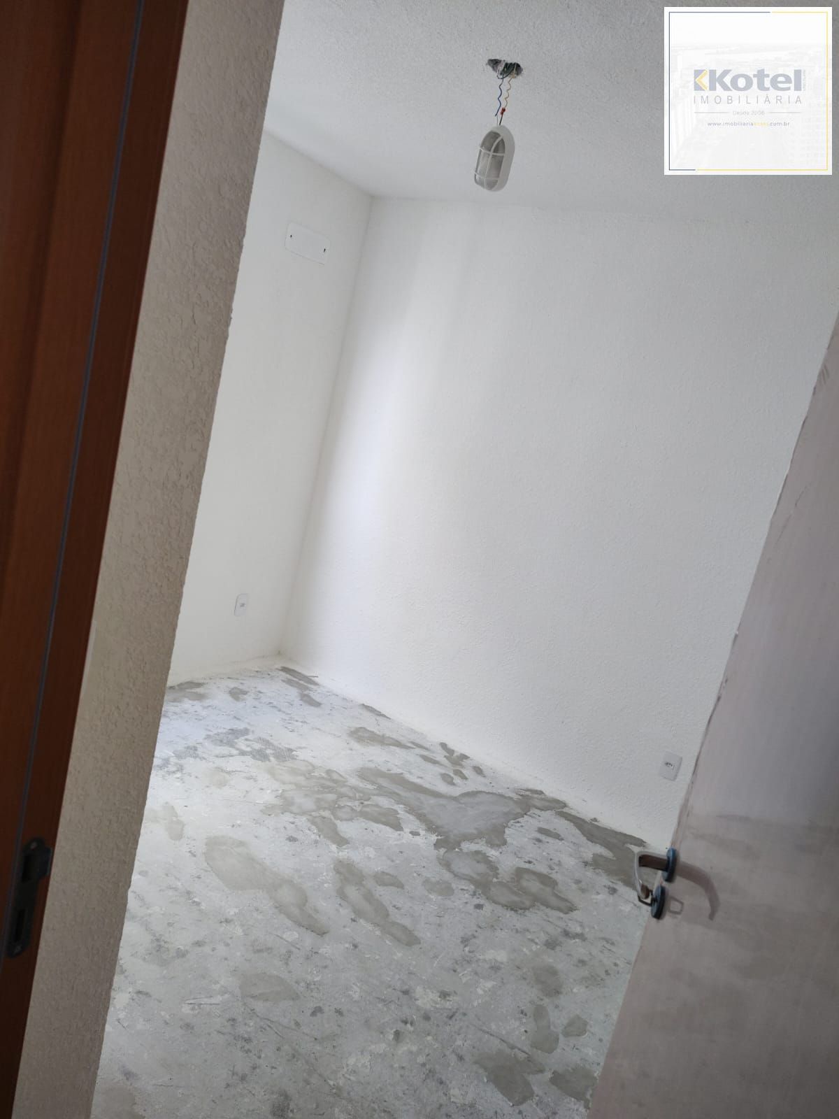 Apartamento 02 dormitórios com estacionamento rotativo no Bairro Restinga — foto 3