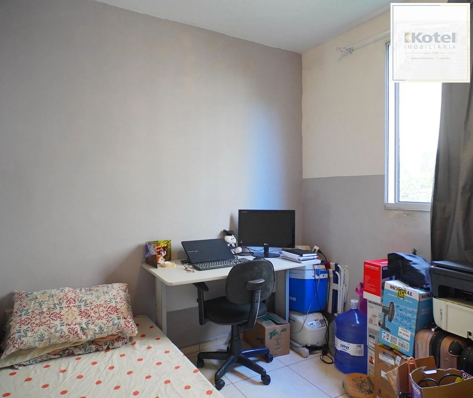 Apartamento com 02 dormitórios com 01 vaga de garagem