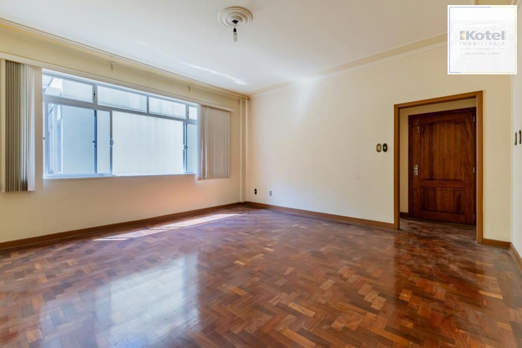 Apartamento com 03 dormitórios com 01 vaga de garagem escriturada sub solo — foto 3
