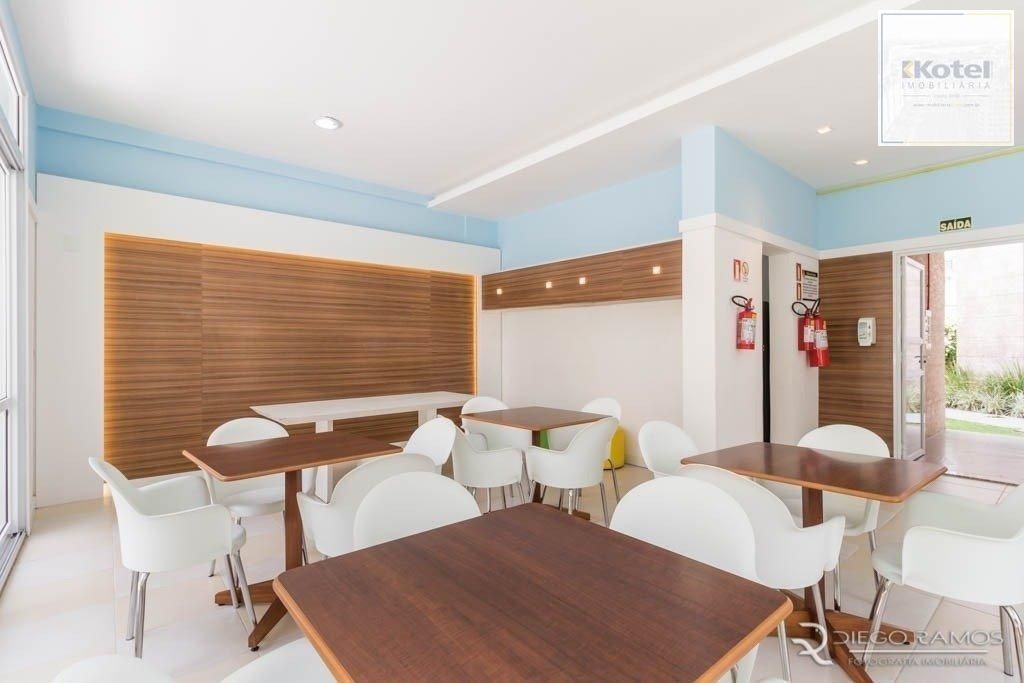 Apartamento 02 dormitórios com garagem escriturada no Bairro Ipanema — foto 4