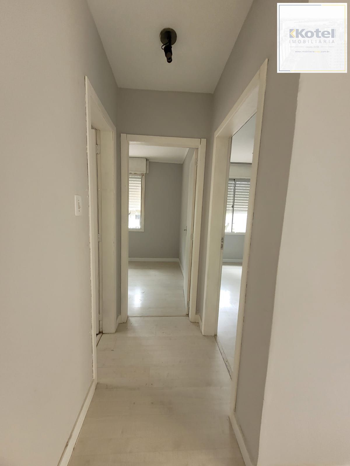Vende apartamento de 2 dormitórios no Passo da Areia, condomínio ao lado do Conceição — foto 4