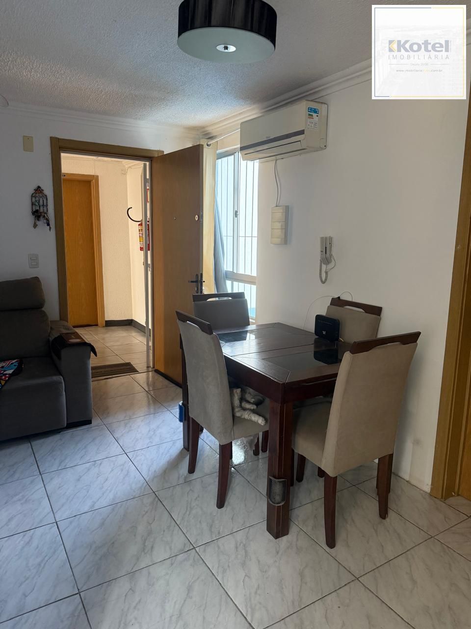 Apartamento 02 dormitórios com vaga rotativa.